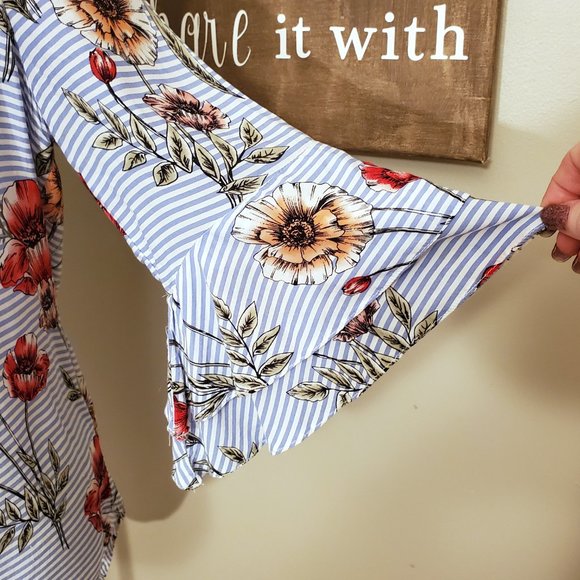 Como Blu Striped Floral Hi-Low Peasant Top - Picture 3 of 8